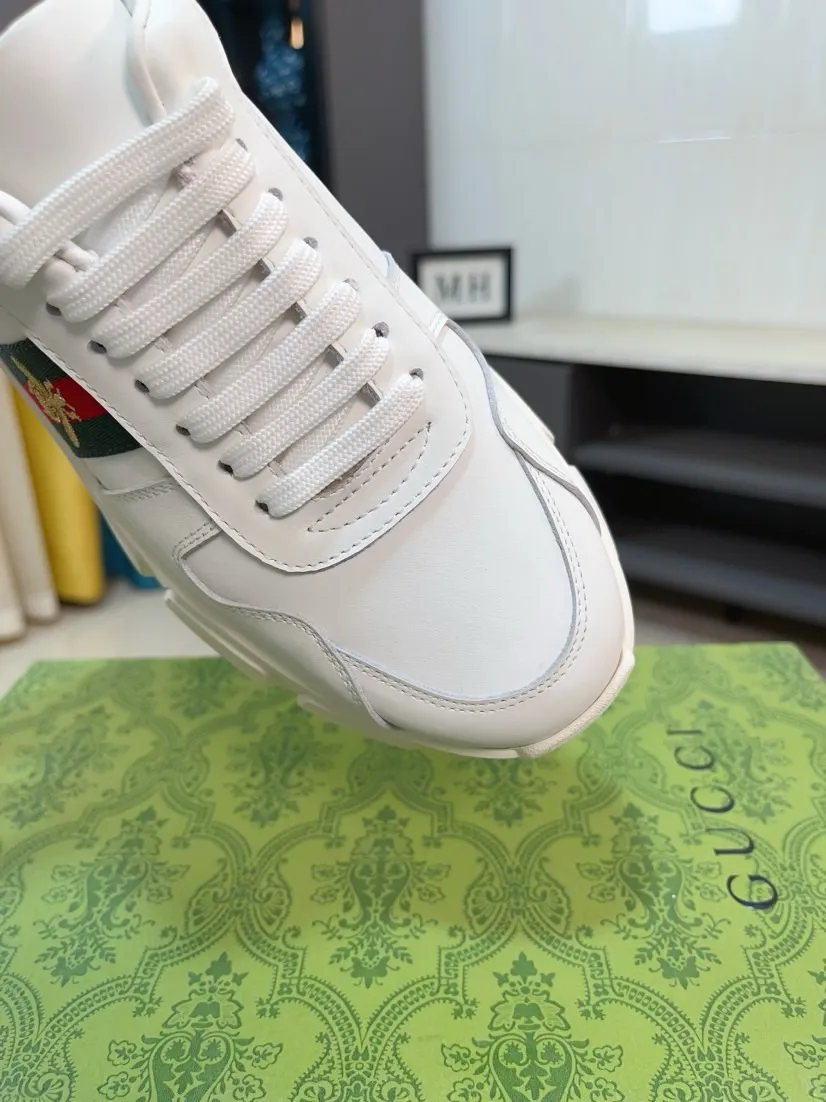 Men's shoes 💰560🌹🌹GUCCI [Gucci] New high-end brand of men's shoes, the latest fashionable casual men's shoes, trendy and versatile, relaxed and sporty style, uppers imported from Italy, first-layer cowhide, genuine leather lining, and ultra-fine workmanship. Original personalized fashionable rubber wear-resistant outsole, light and comfortable on the foot, size 38-44